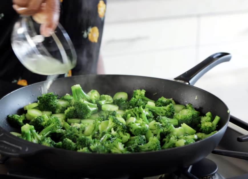 Preparation of Texas Roadhouse Steamed Broccoli Recipe