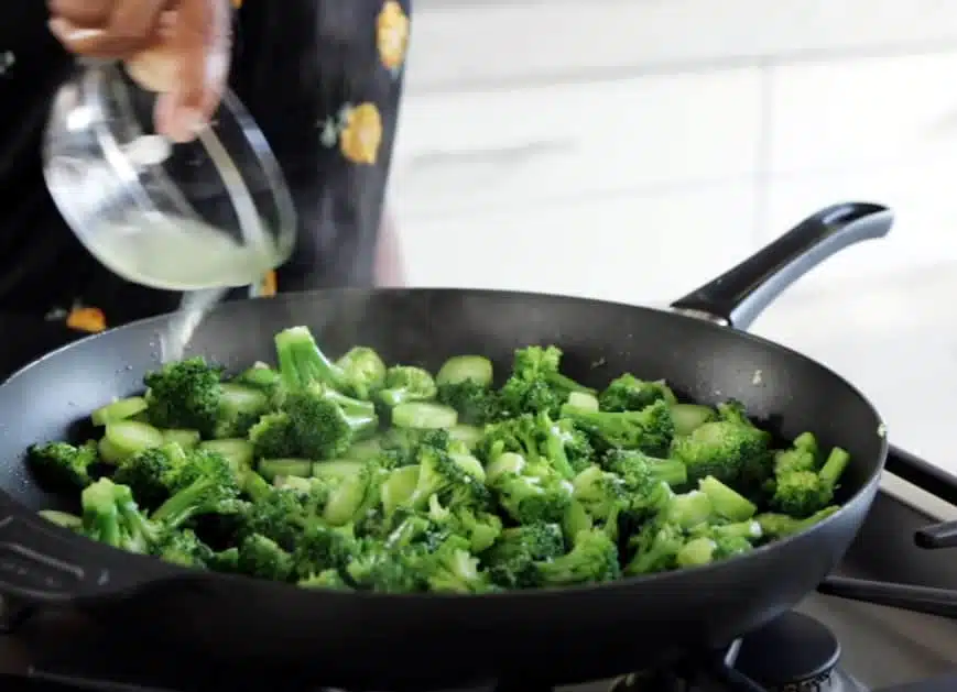 Preparation of Texas Roadhouse Steamed Broccoli Recipe