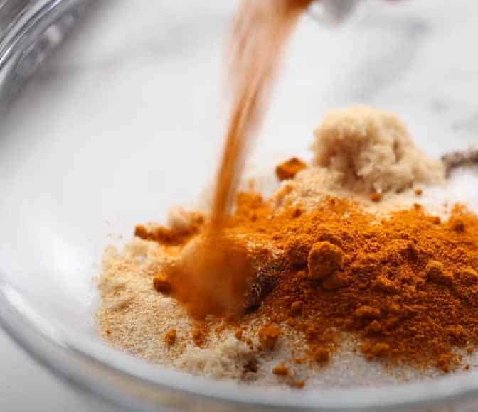 Copycat Texas Roadhouse Steak Rub spice blend in a bowl